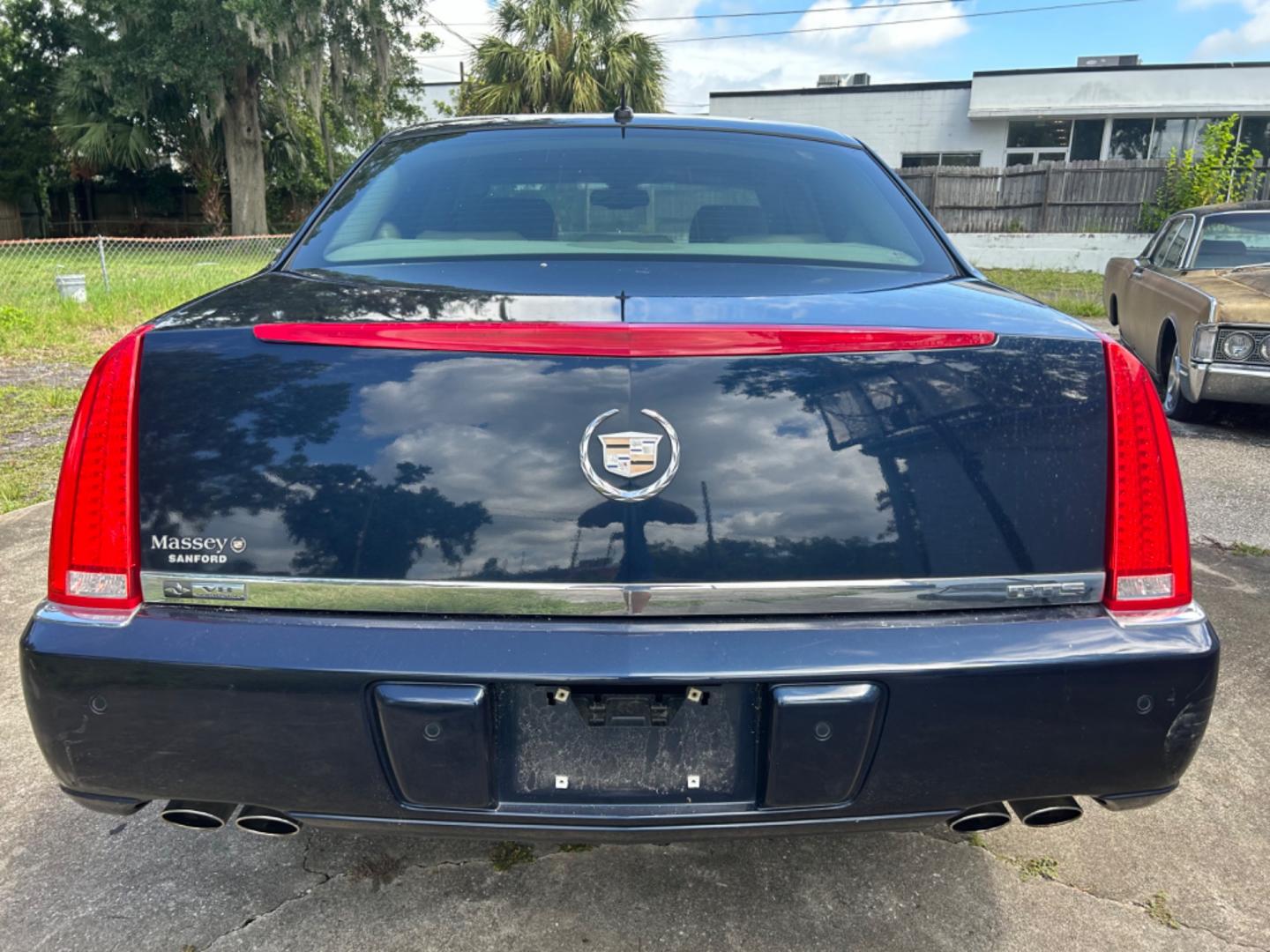 2006 Cadillac DTS (1G6KD57Y66U) , located at 1758 Cassat Ave., Jacksonville, FL, 32210, (904) 384-2799, 30.286720, -81.730652 - *****CASH SPECIAL*****$3500.00 PLUS TAX, TAG, AND TITLE*****2006 CADILLAC DTS 137,980 MILES LEATHER ALLOYS RUNS AND LOOKS GREAT ICE-COLD AIR CONDITIONING TITNED WINDOWS THIS ONE'S GOT STYLE!!! CALL BEFORE IT'S SOLD @ 904-384-2799 - Photo#5