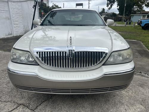 2003 Lincoln Town Car Signature