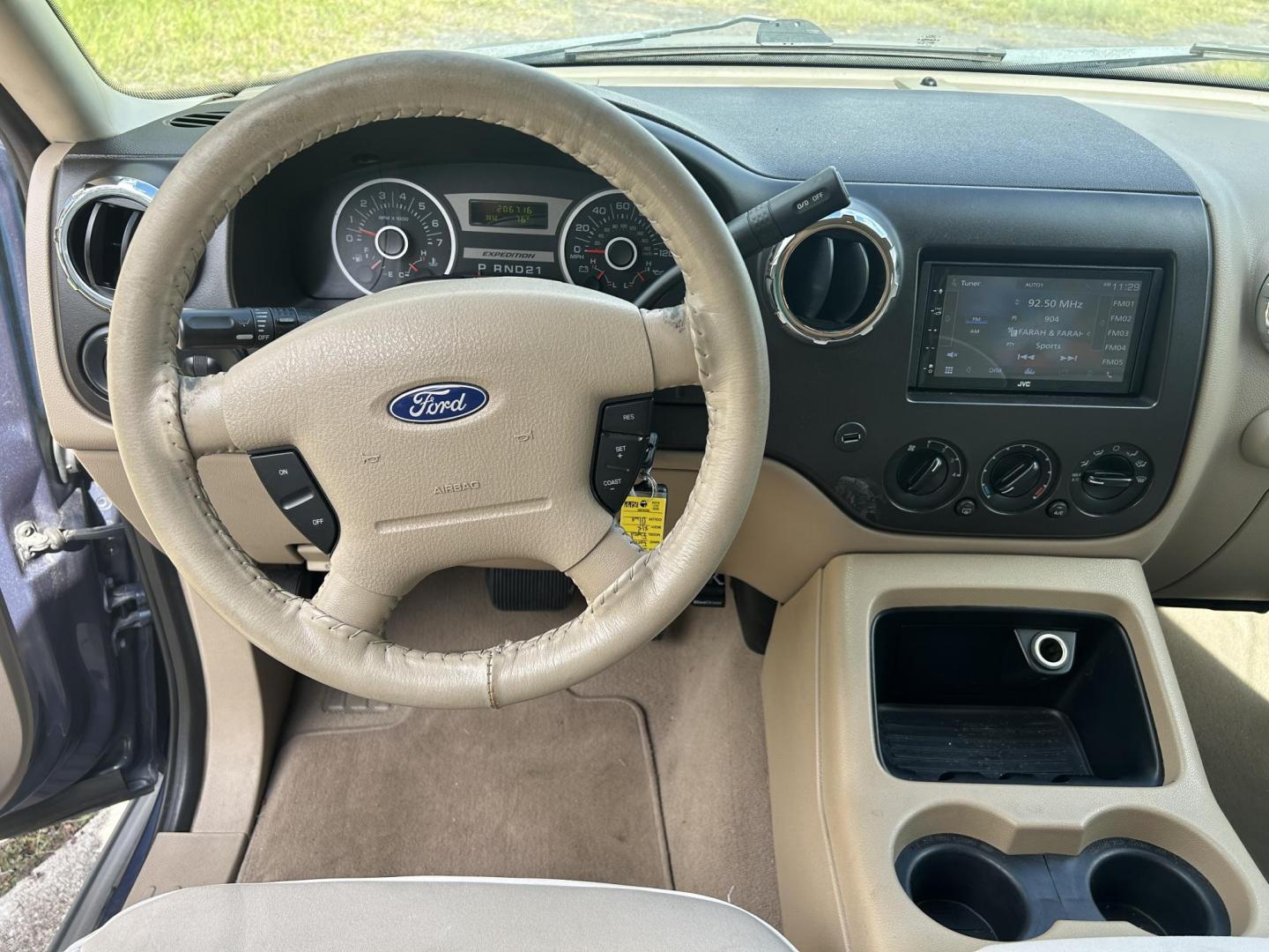 2006 Ford Expedition XLT 2WD (1FMPU155X6L) with an 5.4L V8 SOHC 16V engine, 4-Speed Automatic Overdrive transmission, located at 1758 Cassat Ave., Jacksonville, FL, 32210, (904) 384-2799, 30.286720, -81.730652 - CASH SPECIAL*****$3500.00 PLUS TAX, TAG, AND TITLE*****2006 FORD EXPEDITION XLT 7 PASSENGER LEATHER ALLOYS RUNNING BOARDS 206,704 MILES EXTRA CLEAN ICE-COLD-AIR-CONDITIONING RUNS GREAT CALL TODAY @ 904-384-2799 - Photo#11