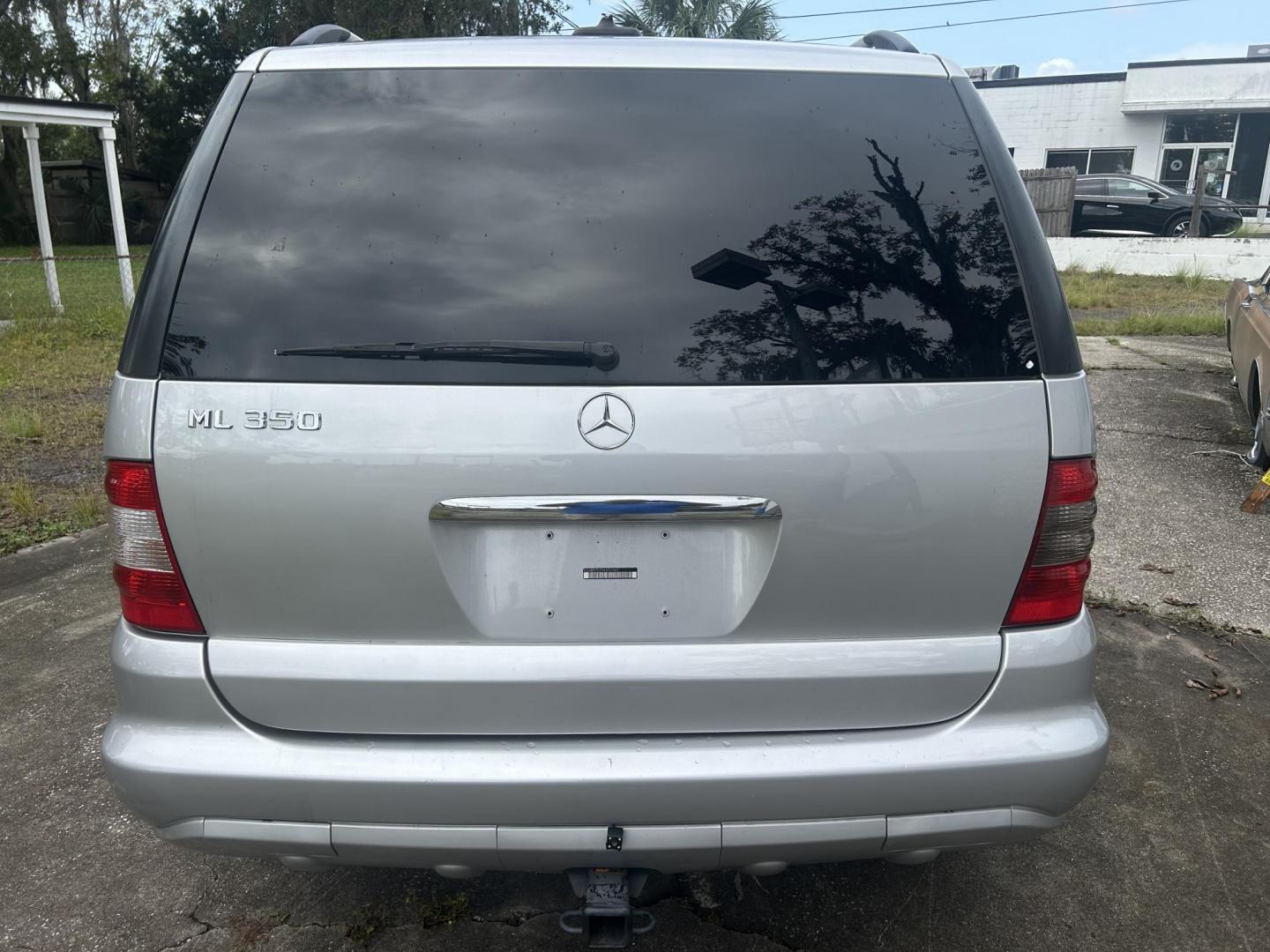 2005 Mercedes-Benz M-Class ML350 (4JGAB57E55A) with an 3.7L V6 SOHC 18V engine, 5-Speed Automatic Overdrive transmission, located at 1758 Cassat Ave., Jacksonville, FL, 32210, (904) 384-2799, 30.286720, -81.730652 - 2005 MERCEDES BENZ ML350 $3599.00 PLUS TAX, TAG, AND TITLE 174,821 MILES FULL LUXURY EXTRA CLEAN LEATHER SUNROOF ALLOYS 3RD ROW SEATING TOW PACKAGE ALLOYS DON'T MISS OUT CALL US NOW @ 904-384-2799 - Photo#5