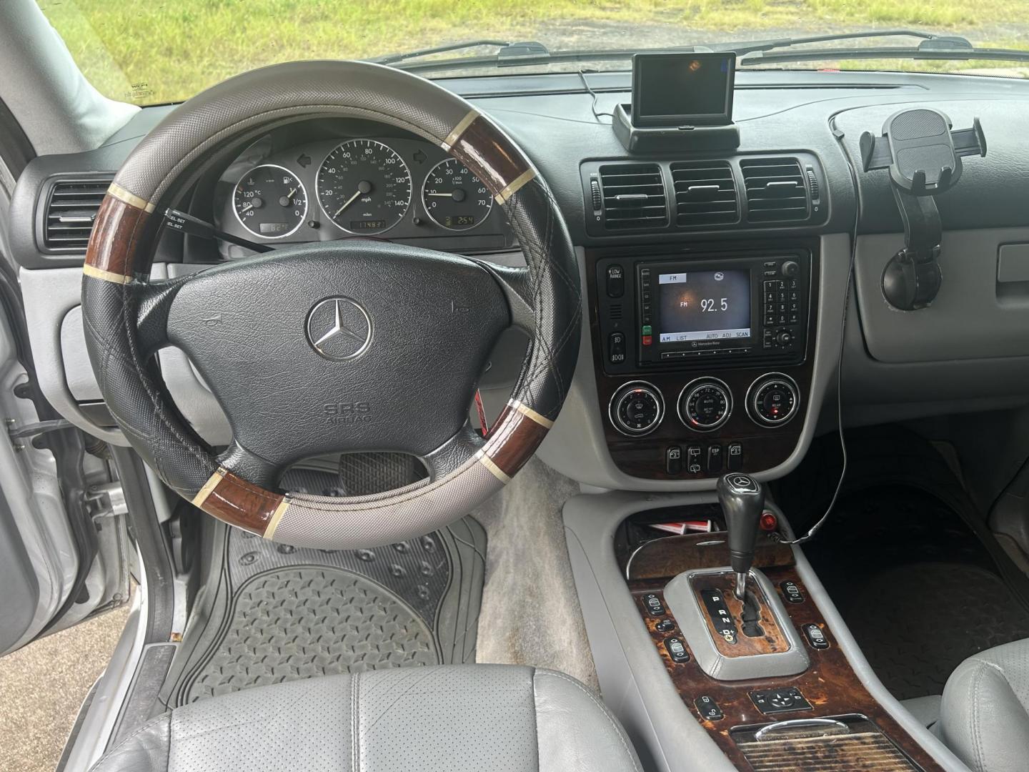 2005 Mercedes-Benz M-Class ML350 (4JGAB57E55A) with an 3.7L V6 SOHC 18V engine, 5-Speed Automatic Overdrive transmission, located at 1758 Cassat Ave., Jacksonville, FL, 32210, (904) 384-2799, 30.286720, -81.730652 - 2005 MERCEDES BENZ ML350 $3599.00 PLUS TAX, TAG, AND TITLE 174,821 MILES FULL LUXURY EXTRA CLEAN LEATHER SUNROOF ALLOYS 3RD ROW SEATING TOW PACKAGE ALLOYS DON'T MISS OUT CALL US NOW @ 904-384-2799 - Photo#8