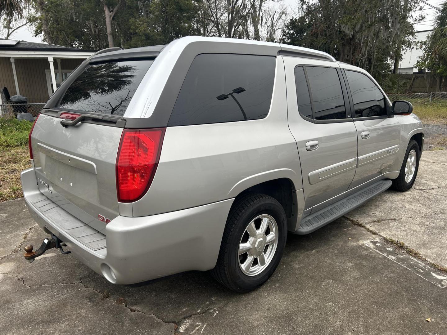 2004 GMC Envoy XUV SLE 4WD (1GKET12S246) with an 4.2L L6 DOHC 24V engine, 4-Speed Automatic Overdrive transmission, located at 1758 Cassat Ave., Jacksonville, FL, 32210, (904) 384-2799, 30.286720, -81.730652 - ***** $3099.00 PLUS TAX, TAG, AND TITLE*****CASH SPECIAL***** 2004 GMC ENVOY XUV 4X4 SLT MODEL 221,364 MILES VERY WELL TAKEN CARE OF RUNS AND LOOKS GREAT LEATHER SUNROOF HAS UNIQUE BARNDOOR TAILGATE WITH POWER GLASS RUNNING BOARDS ALLOYS THIS ONE'S GOT IT ALL!!!! CALL TODAY @ 904-384-2799 BEFORE IT' - Photo#3