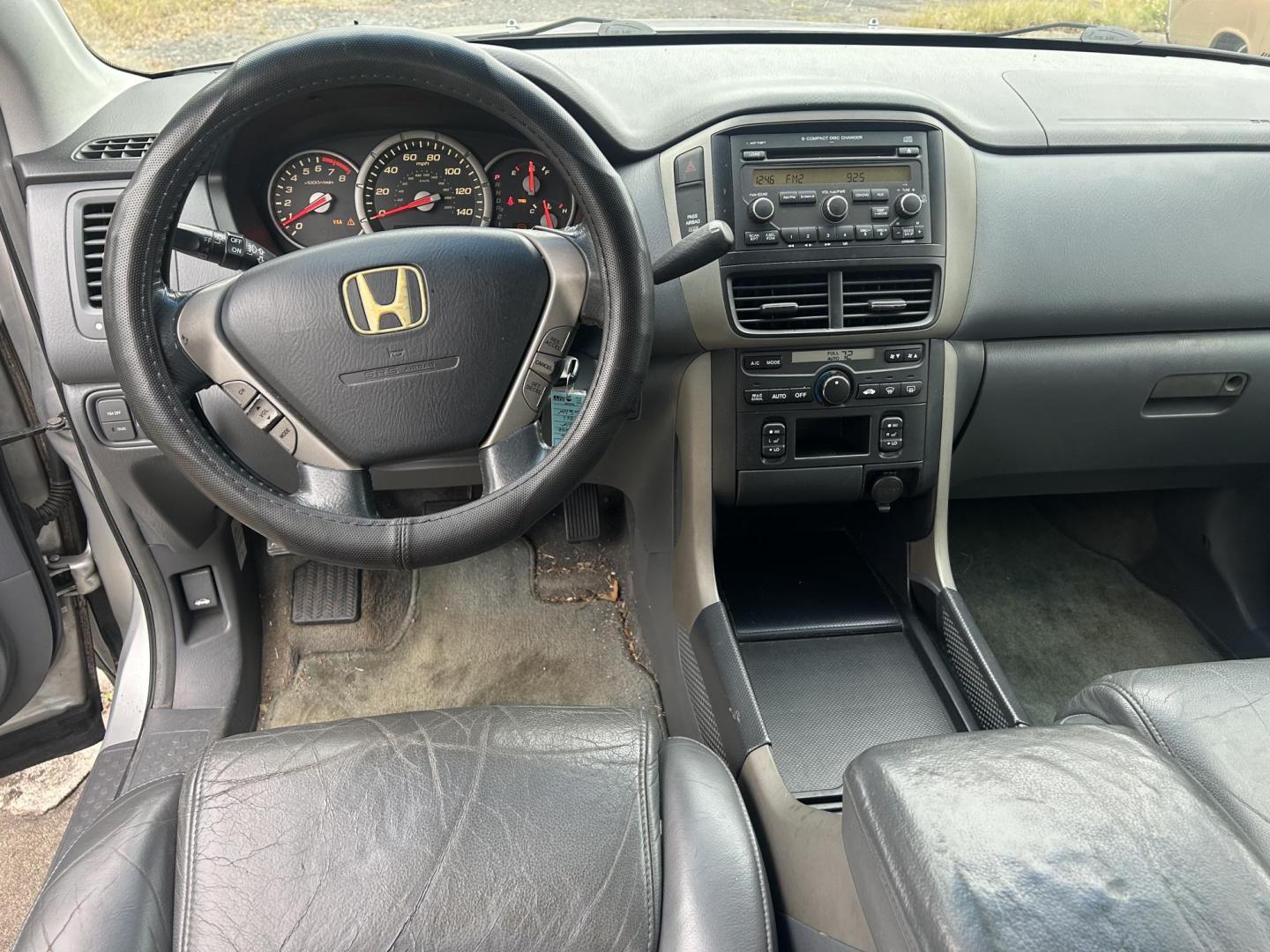 2006 Honda Pilot EX w/ Leather (5FNYF28586B) with an 3.5L V6 SOHC 24V engine, 5-Speed Automatic Overdrive transmission, located at 1758 Cassat Ave., Jacksonville, FL, 32210, (904) 384-2799, 30.286720, -81.730652 - 2006 HONDA PILOT EX MODEL 211,440 MILES *****CASH SPECIAL***** $3599.00 PLUS TAX, TAG, AND TITLE***** EXTRA NICE THIRD ROW SEATING LEATHER SUNROOF ALLOYS KEYLESS ENTRY DON'T WAIT ON THIS ONE CALL US TODAY @ 904-384-2799 - Photo#8