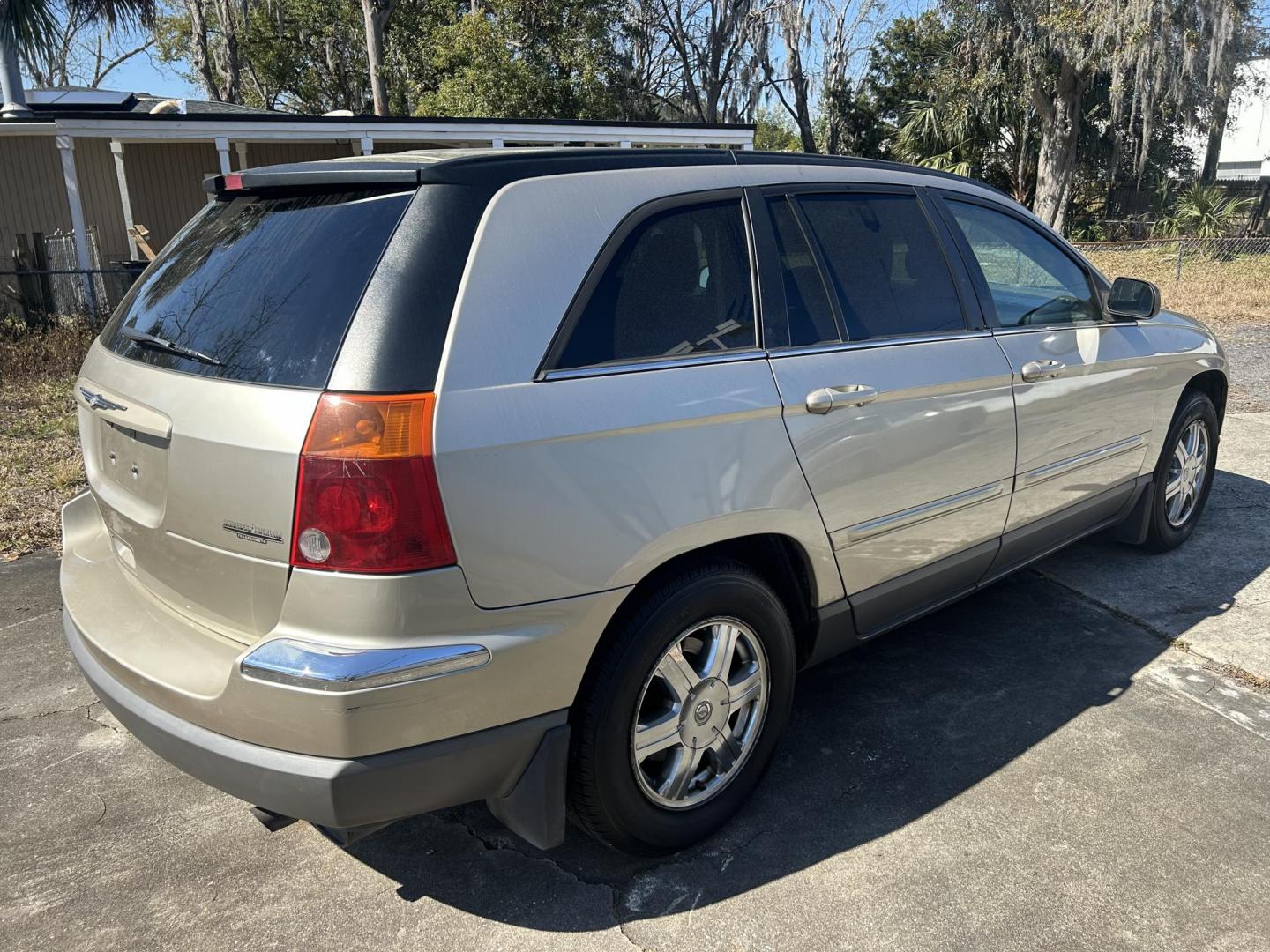 2004 Chrysler Pacifica FWD (2C8GM68434R) with an 3.5L V6 SOHC 24V engine, 4-Speed Automatic Overdrive transmission, located at 1758 Cassat Ave., Jacksonville, FL, 32210, (904) 384-2799, 30.286720, -81.730652 - *****WHOLESALE TO THE PUBLIC*****$2199.00 PLUS TAX, TAG, AND TITLE*****CASH SPECIAL*****2004 CHRYSLER PACIFICA 224,149 MILES THIRD ROW SEATING RUNS GREAT ALLOYS TINT WELL MAINTAINED KEYLESSS ENTRY CALL US @ 904-384-2799 IT WON'T LAST LONG!!!!! - Photo#3